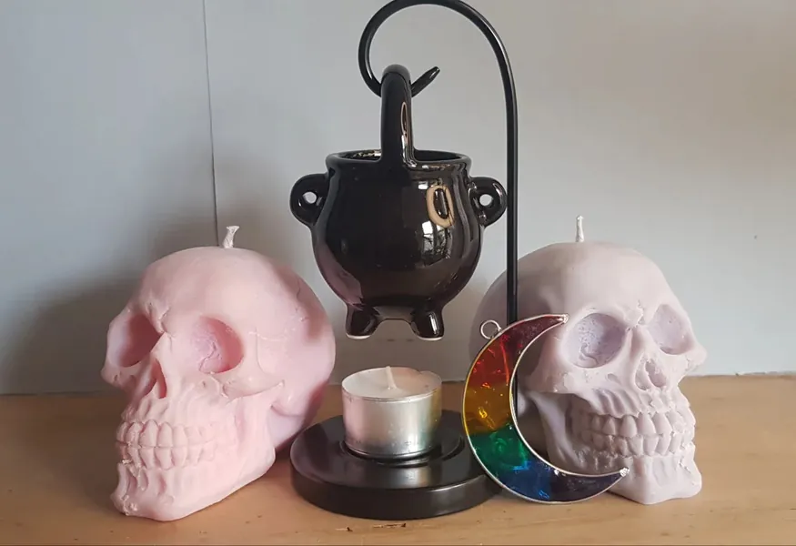Hanging Cauldron Oil Burner