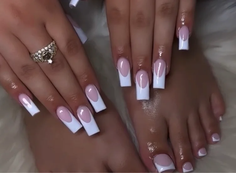 Nails 