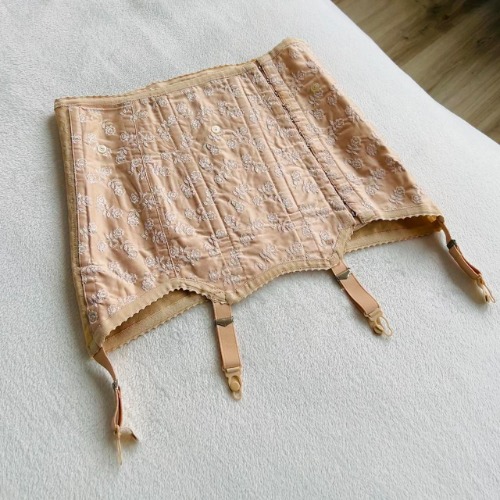 A true vintage romantic salmon colored girdle skirt....
