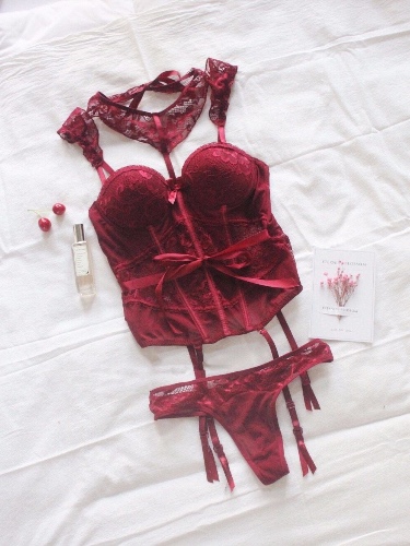 Regal Lingerie Set - Red / L