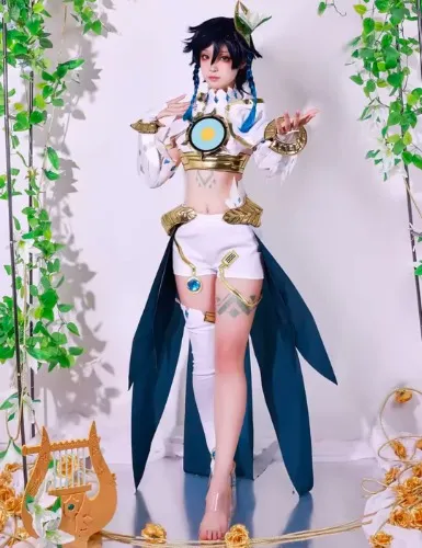 Ofc the anemo god would wear this lmao