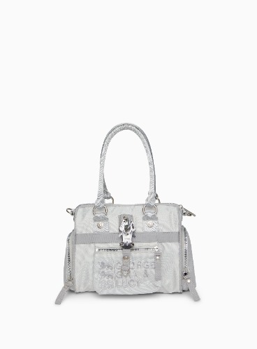 MS ROBOTSON | worldwhite