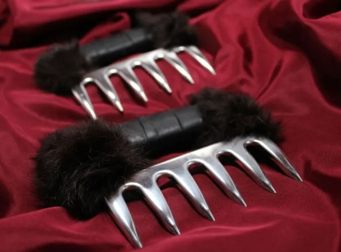 Handmade bear claws pair