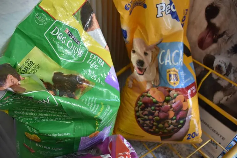 food and medicine for dogs in my community (read description)