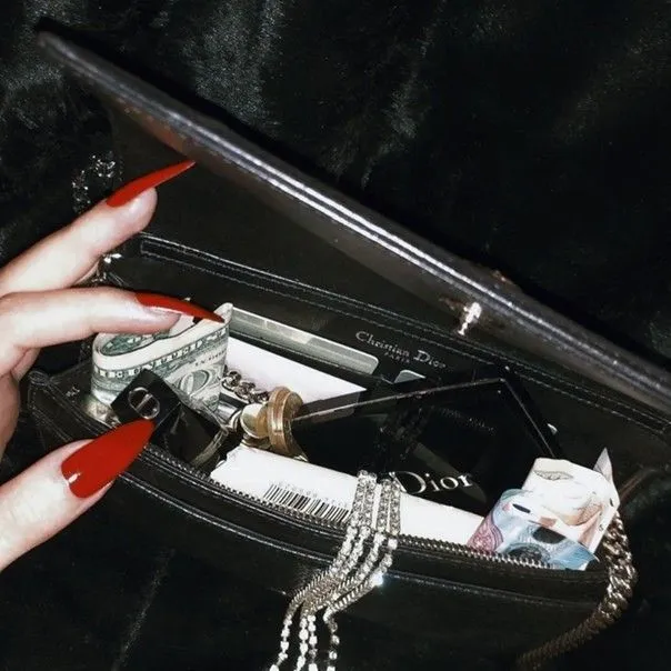 600 followers $600 for Queen 