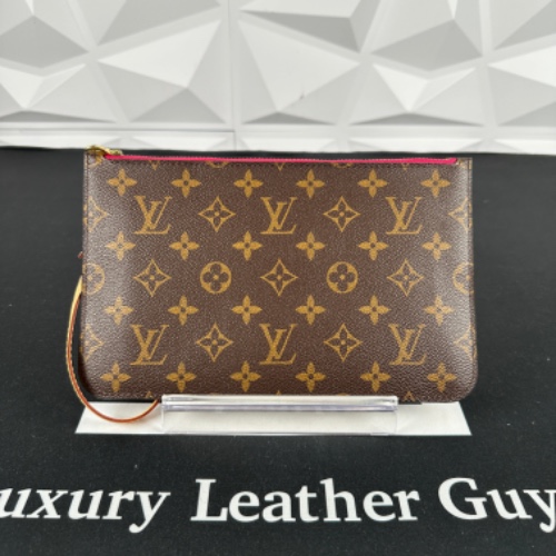 Louis Vuitton Neverfull MM Pouch (CA3199)