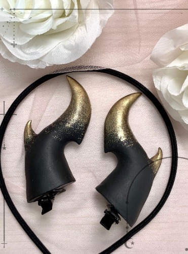 Handcrafted Lazy Demon Horn Hairclips - Black Gold