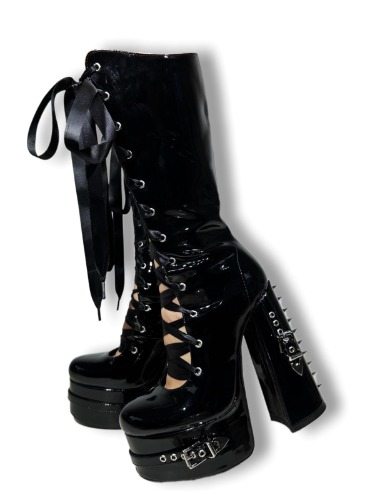 Frankie Hsu Goth Sexy Chunky Platform Knie Hoge Hakken Laarzen, Zwart Lakleer Zilveren Klinknagels Satijn Lint Lace Up Donker Gothic, Punk Y2K Hot Girl Grote Maat Brede Kalf Lange Schoenen Voor - 44 EU