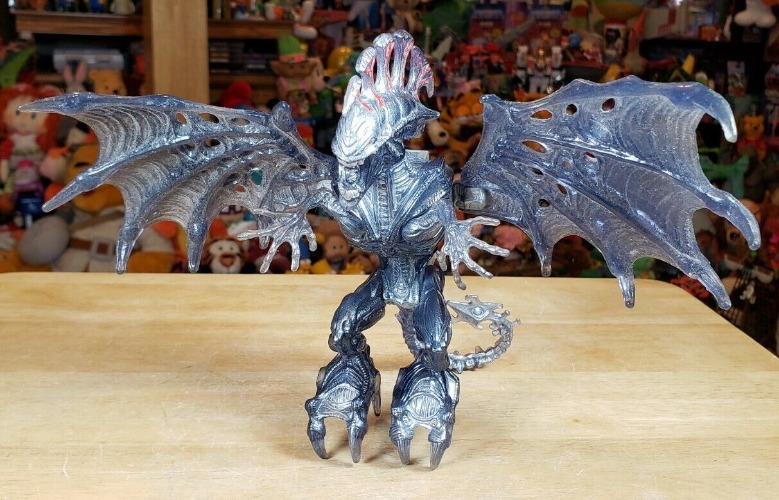 Vintage toys 1993 Aliens Winged Flying Alien Kenner Action Figure toy 🔥