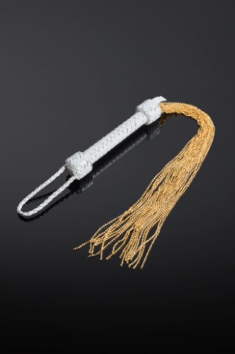 Albus Areum Golden Ball Chain Flogger