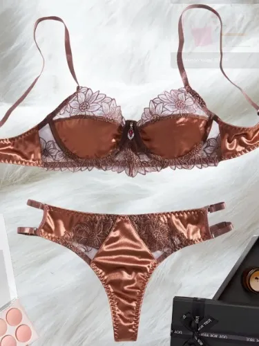 Elegant floral embroidery lingerie set