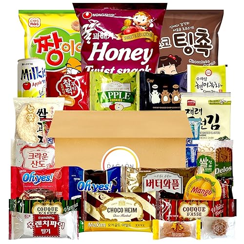 Dagaon Favorite Korean Snack Box 30 Count - Appetizing Gift and Care Package for any occasions and everyone. Variety of Korean Treats Including Top Picked Chips, Biscuits, Cookies, Pies, Candies.