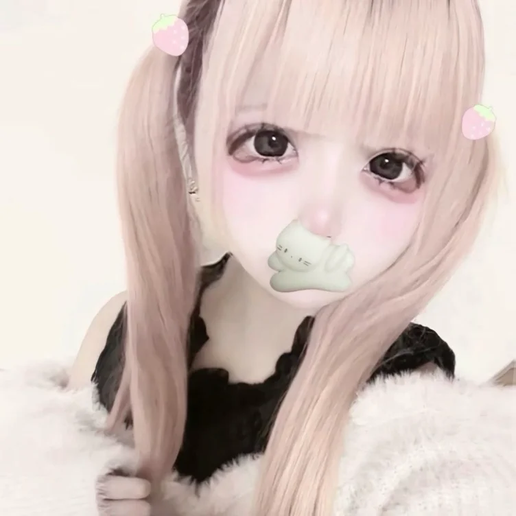 Princess Pinky Blackout Mini Sclera