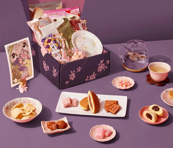 Sakuraco Japanese Snack Box