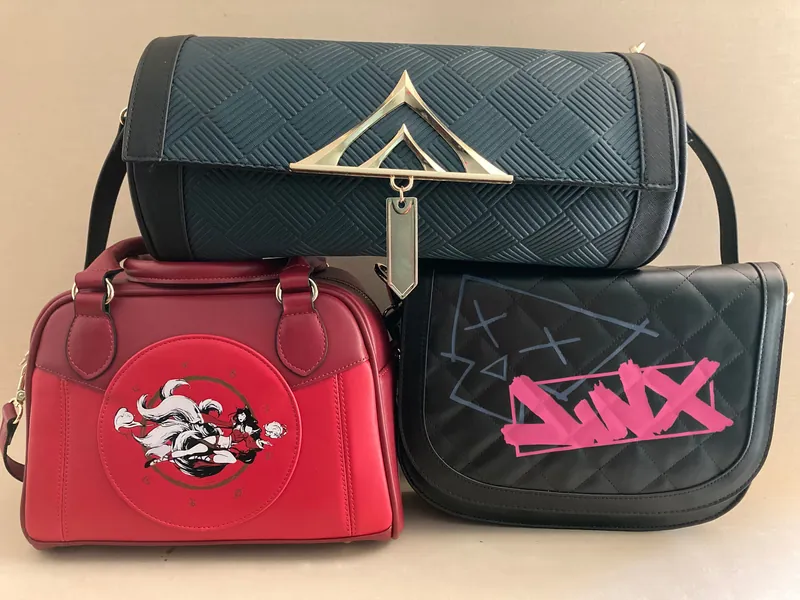 Red Ahri Purse
