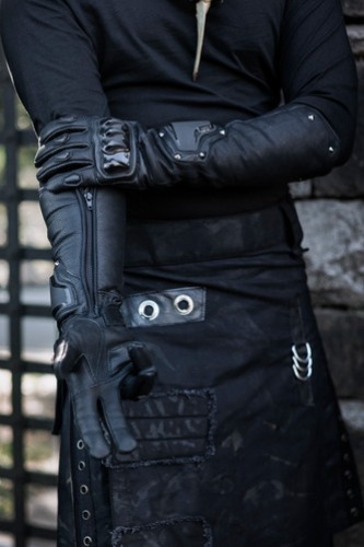 Ridgeback Armored Gauntlets  - M