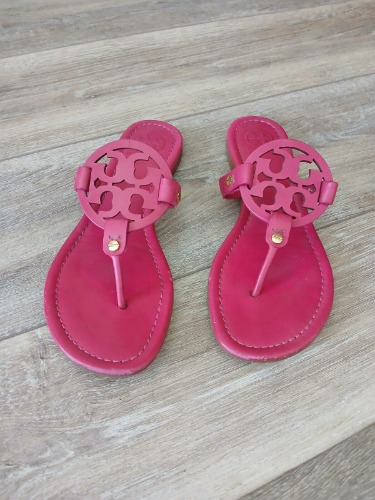Tory Burch Miller Leather Logo Hot Pink Fucsia Flat Sandals Size 8 M