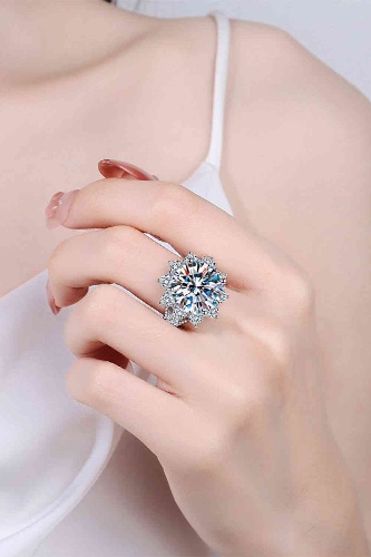 10 Carat Moissanite Flower-Shaped Ring - Silver / 7