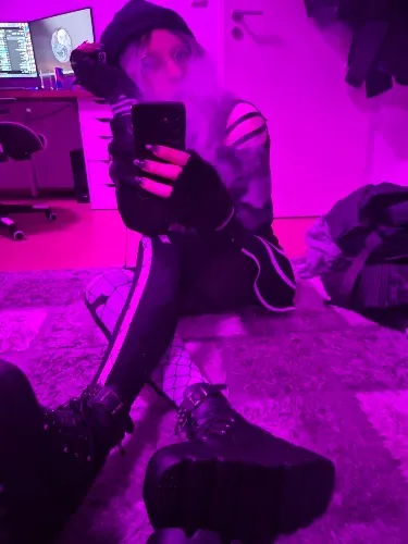 gift me money so i can be cute~~~