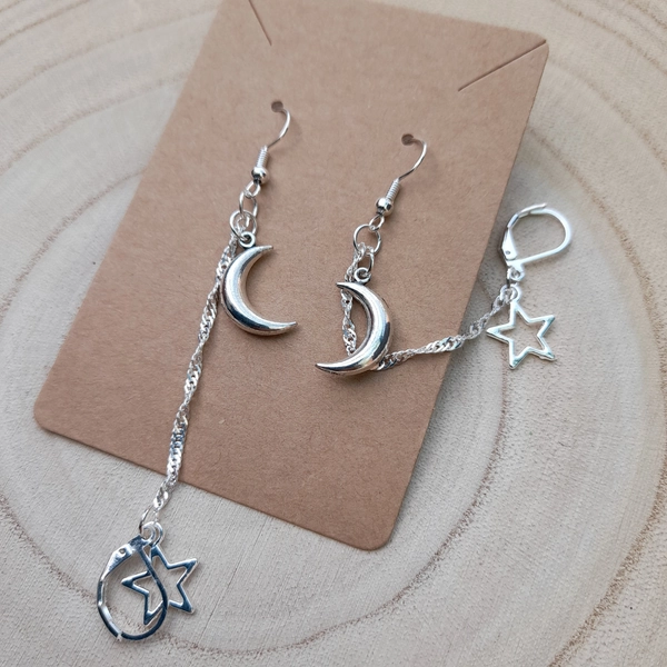 Moon and Star Anti Loss Ear Plug Earrings, Earrings for air pods, loop earplug earrings, starry night earrings, festival earbud holder,