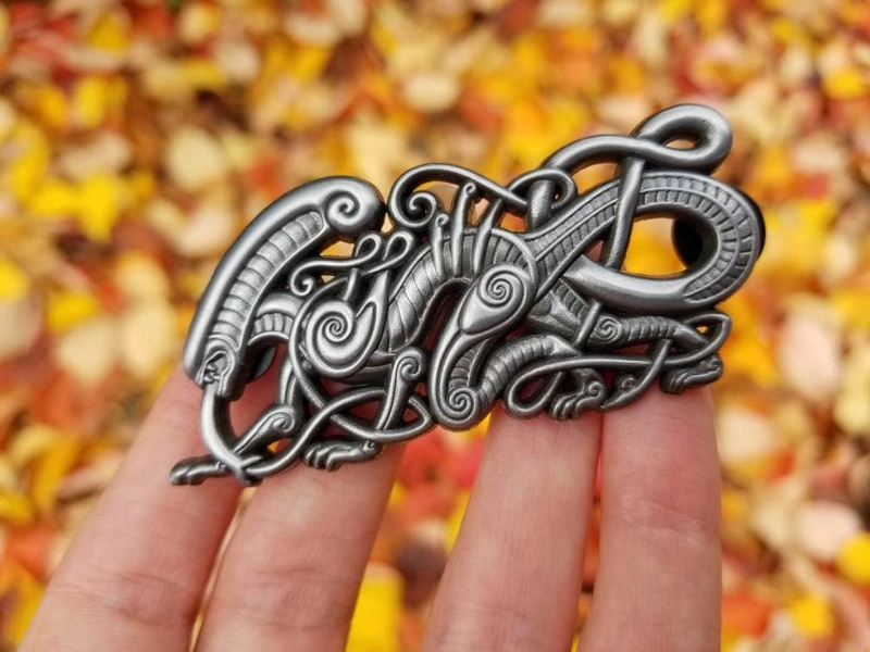 Knotwork Xenomorph Pin