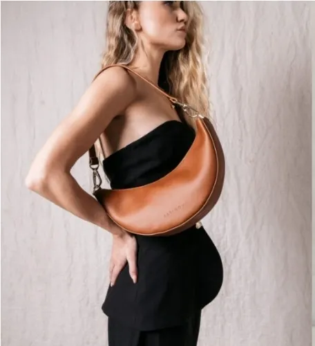 MINI HOBO CORN COGNAC - ESTIMON. Plant-based, vegan bags.