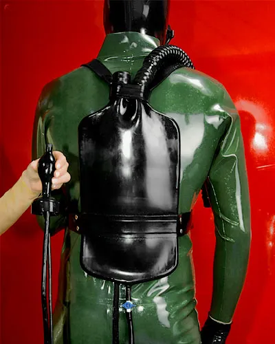  Latex-Urinrucksack mit Analplug / latex urine backpack with anal plug