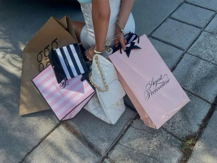 Luxury shopping spree ($2222)