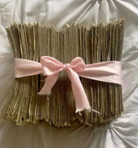 Tip me 200$ 👸🏼