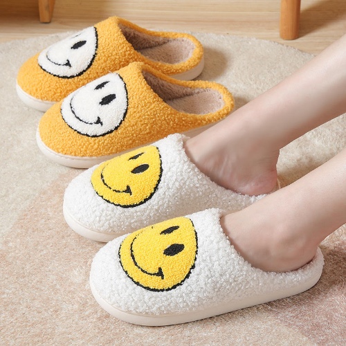 Plush Winter Smiley Face Slippers - 1 / 36/37