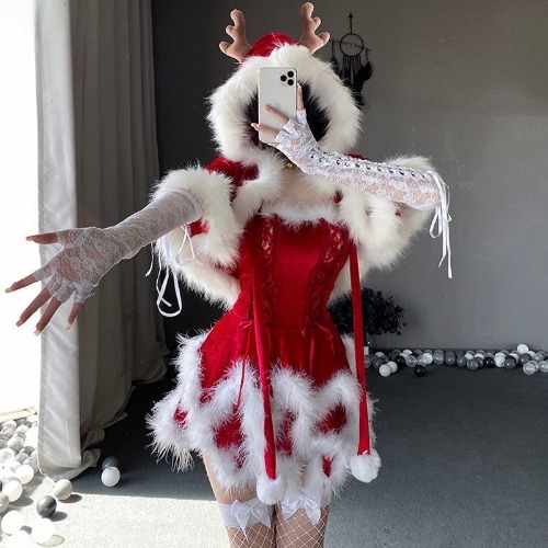 Santa's Lil Vixen Cosplay | With Cloak