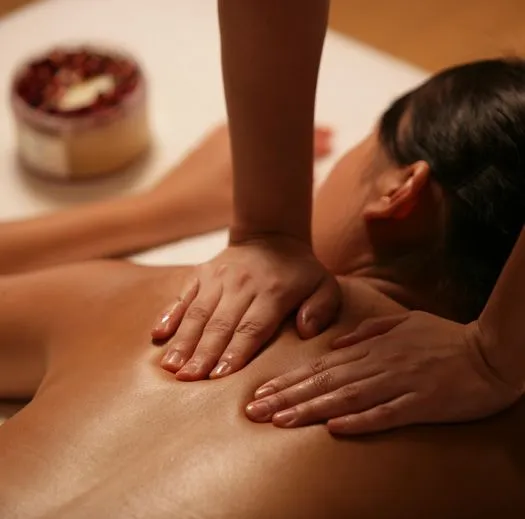 Relaxing massage 💆🏻‍♀️
