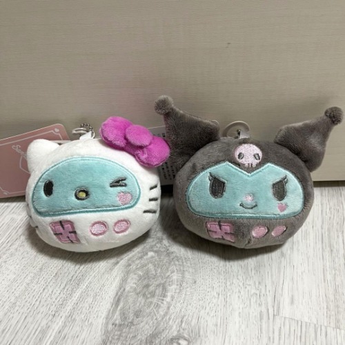 Sanrio Characters 2-Piece Set Hello Kitty Kuromi Heisei Kogal Game Keychain