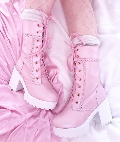 Chunky Lace Platform Boots - Pink / 5.5
