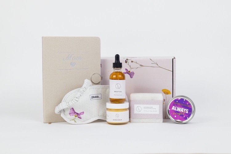 Pregnancy Gift Box, New Mom to be Gift Set - No