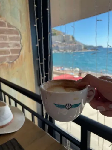 Cappuccino with lactose-free milk, please ^_^