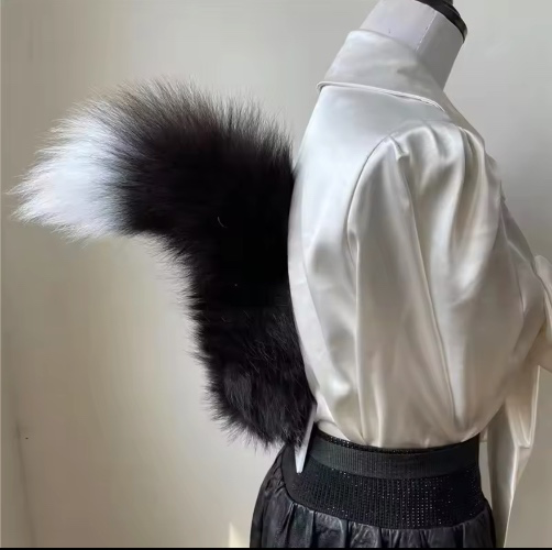standing up tail