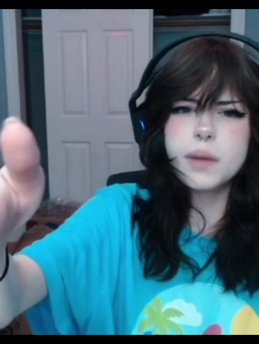 𝐬𝐜𝐚𝐦𝐦𝐞𝐝