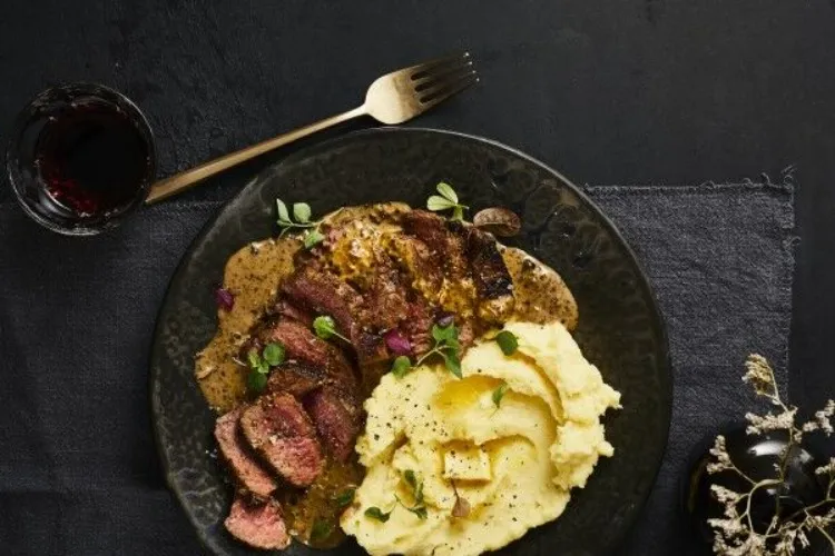 Buy me dinner<3