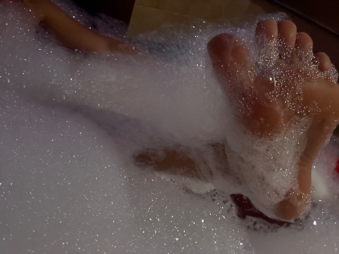 Choke on my bath, water, beta bitch boy