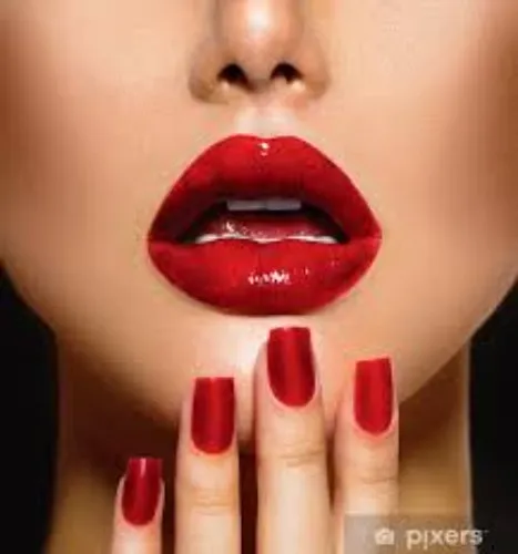 Get my nails done 💅