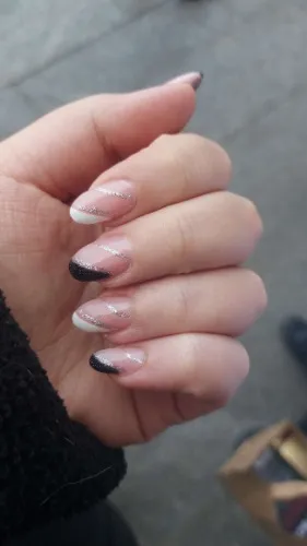 Nails 
