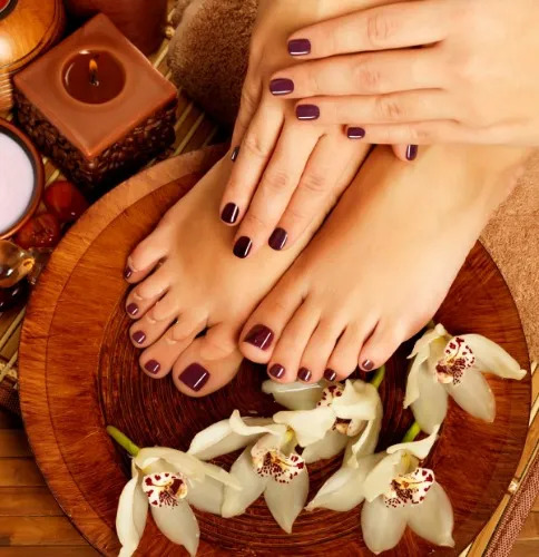 Manicure + Pedicure