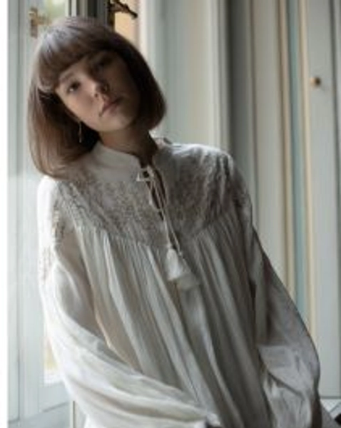 Blouse "Marla" en crΓͺpe de coton brodΓ© crΓ¨me