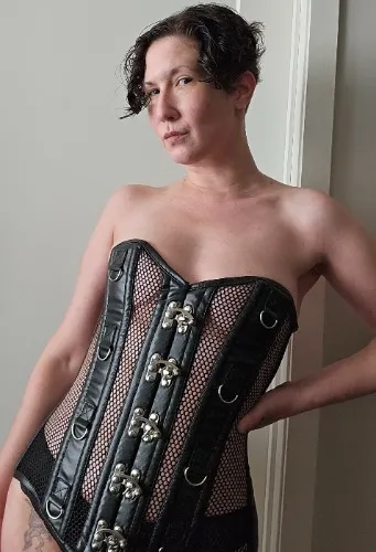 A pretty new outfit for pretty new pics