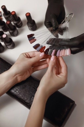 𝐌𝐚𝐧𝐢𝐜𝐮𝐫𝐞