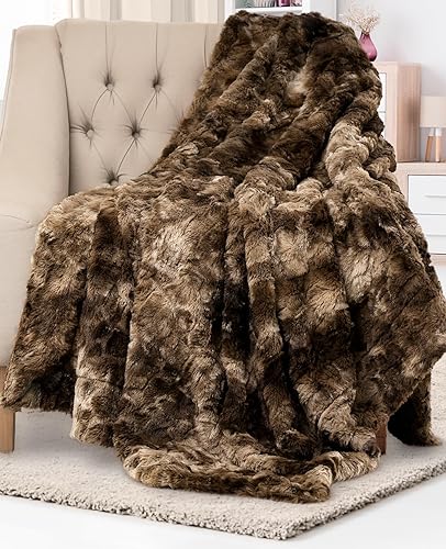 Everlasting Comfort Faux Fur Throw Blanket - Soft, Fluffy, Fuzzy, Plush, Thick, Minky Throws - Chocolate - Standard Throw (50"x65")