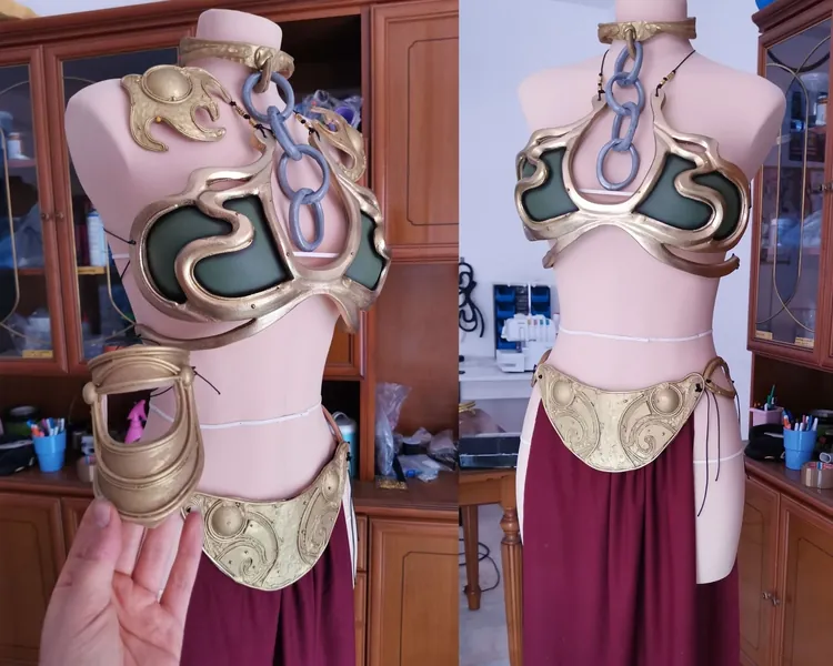 Slave Leia Cosplay
