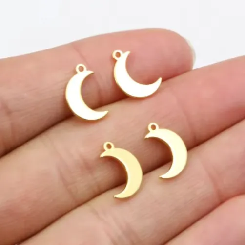 Small Moon Pendant (10u)