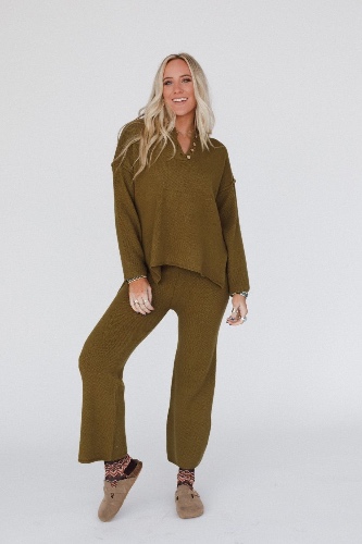 Winter Wonders 4 Piece OOTW Set - Olive | M/L / OS / OS